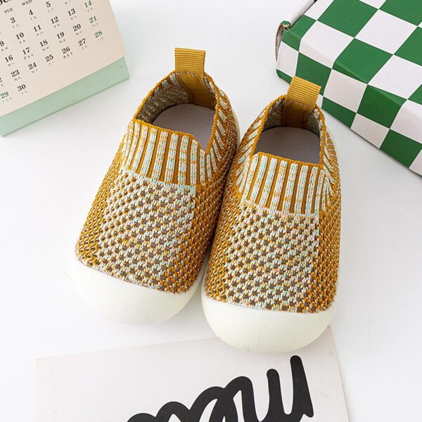 Soft Soled Children's Breathable Mesh Shoes - Image 7