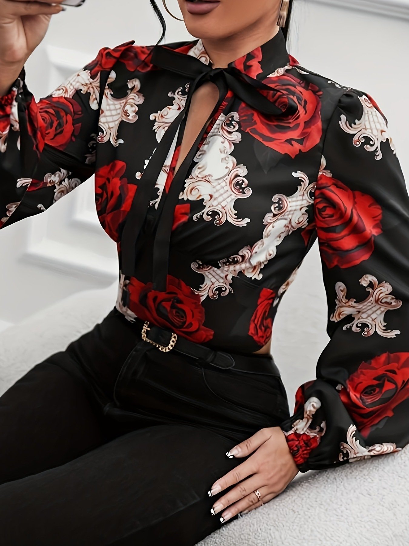 Long Sleeve V-neck Printed Streamer Lace Top - Image 3